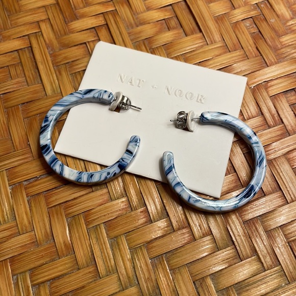 Boutique Earrings - Picture 4 of 5